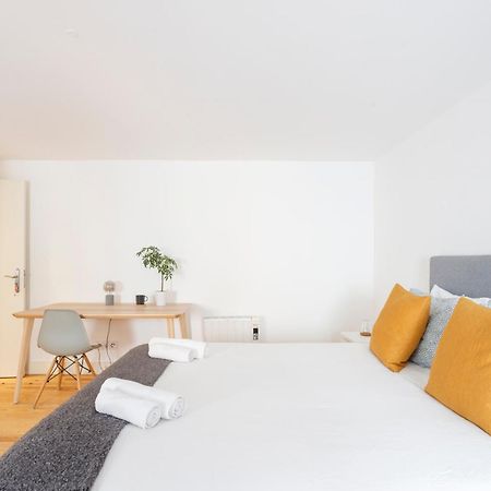 Suite In Cozy Apartment In Chiado In Shared House Lisboa Εξωτερικό φωτογραφία