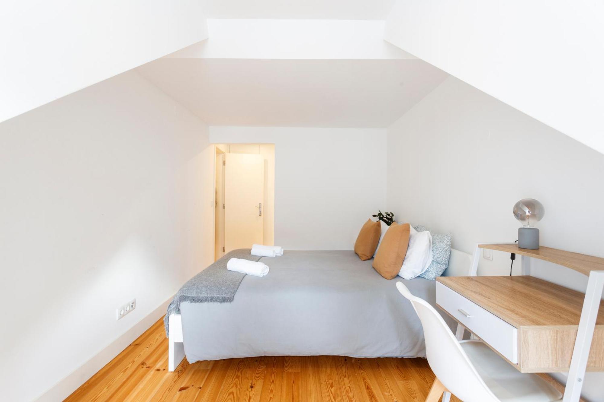Suite In Cozy Apartment In Chiado In Shared House Lisboa Εξωτερικό φωτογραφία